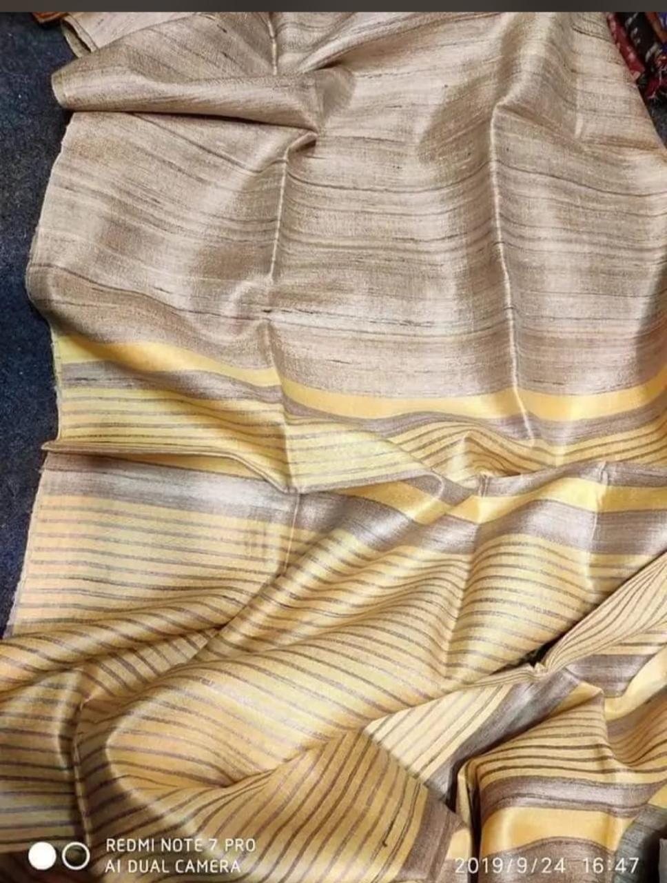 Sari silk Colored stripes on the shawl